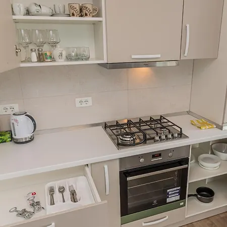 Coresi Modern Apartment *